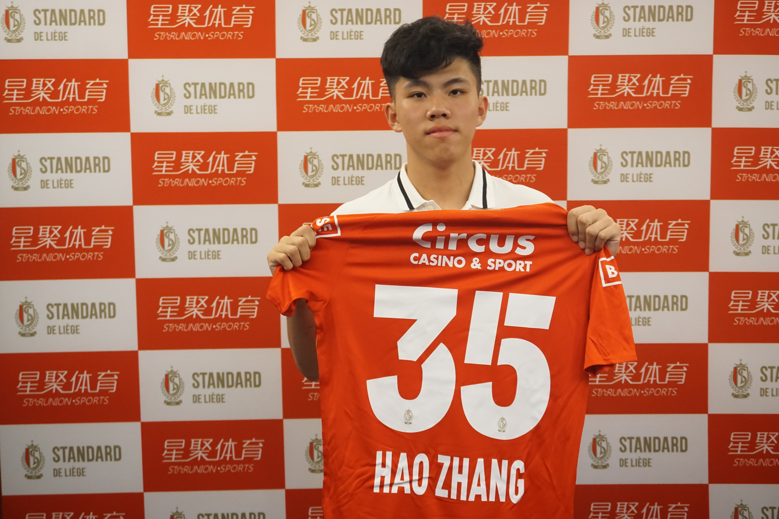 包含未来潜力：青训系统培养的明星新星的词条