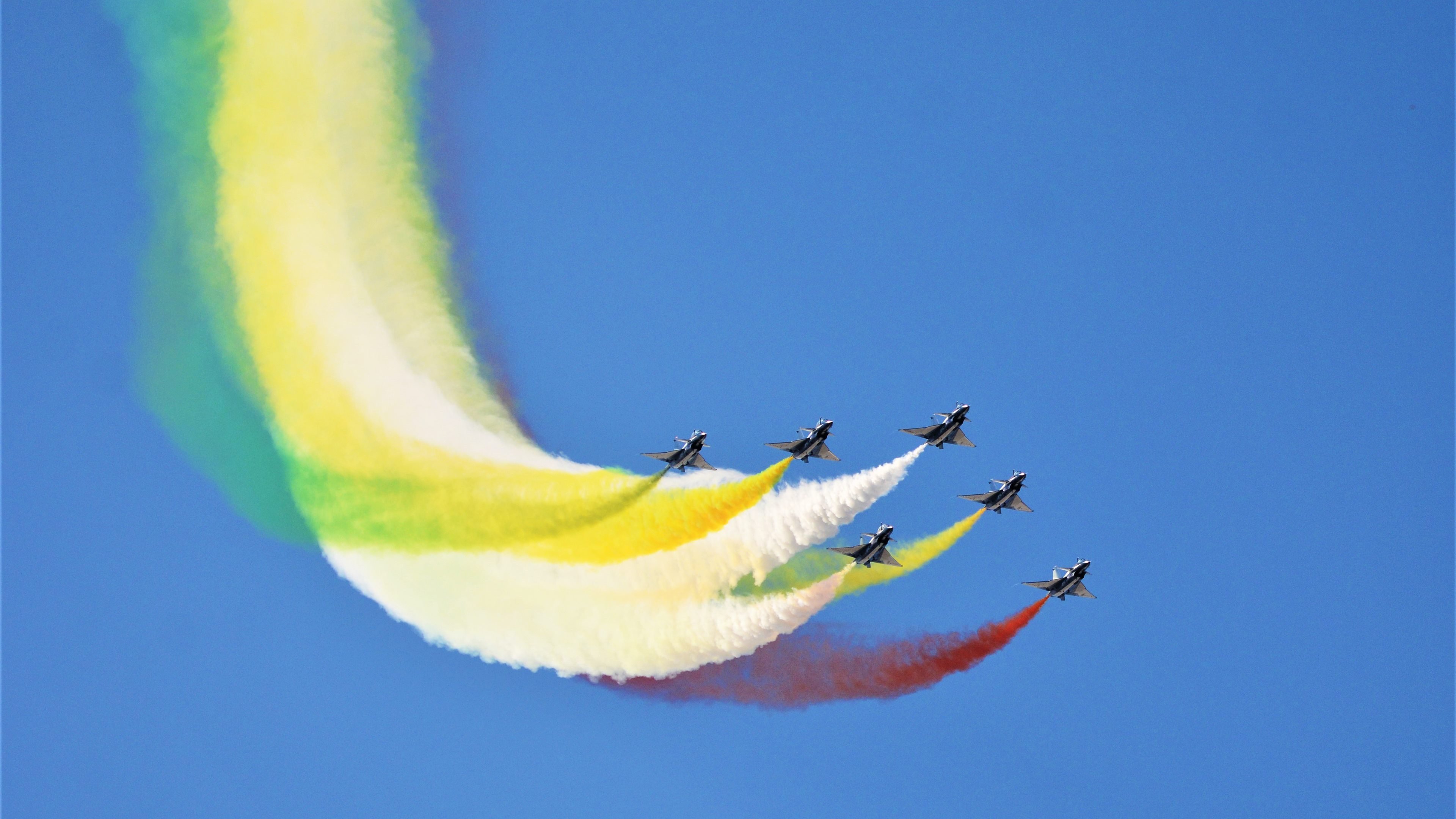 哥伦比亚队在巴黎奥运会比赛中多次利用边路进攻，哥伦比亚举办过奥运会吗