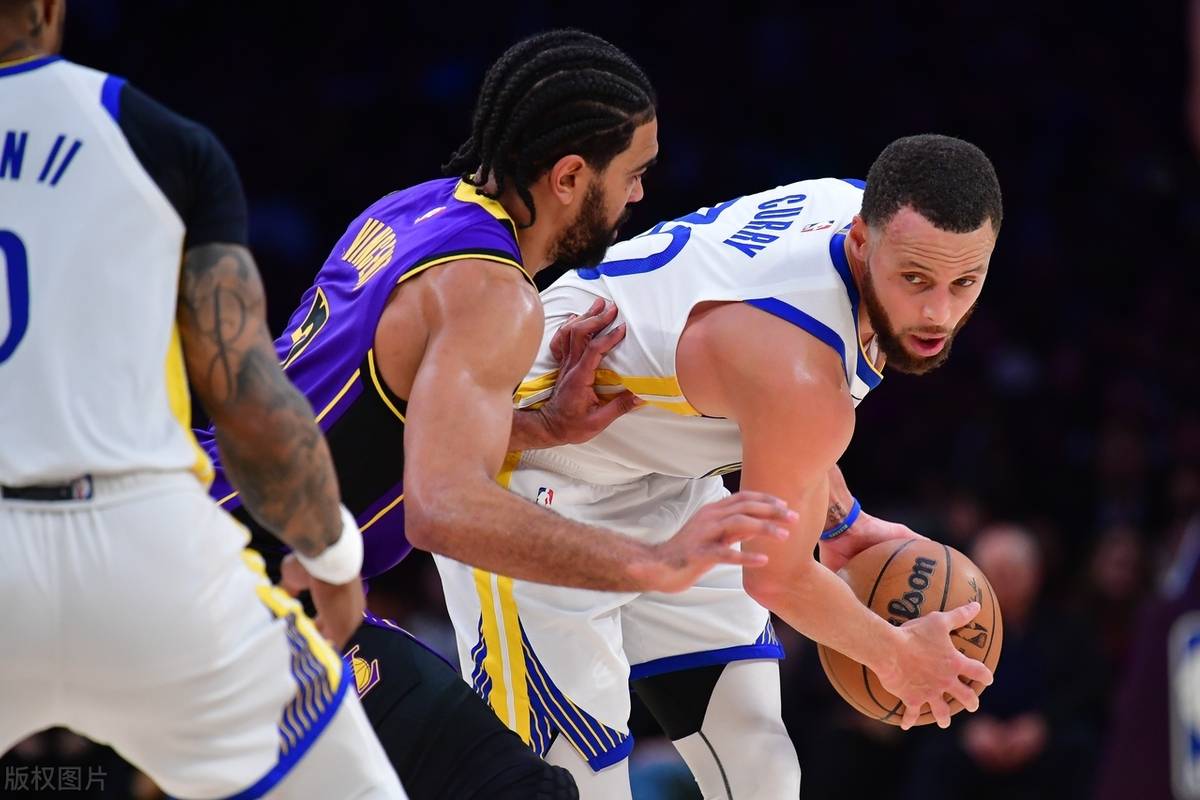 包含乐鱼体育:勇士队伤病潮：库里独自带队，举步维艰的词条